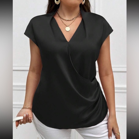 Elegant Green Women's Top - Picture 11 of 16